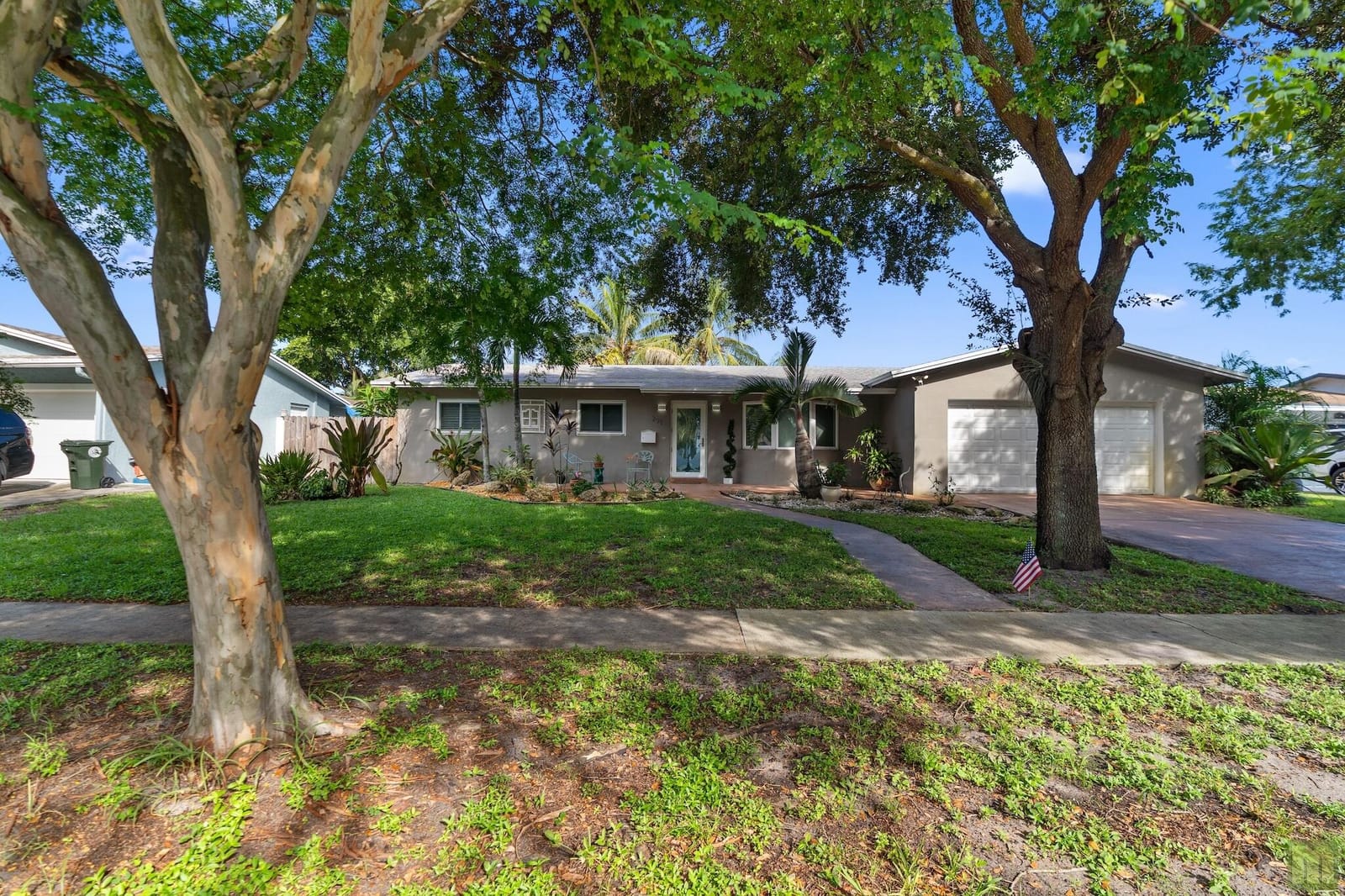 291 Lake Drive — photo 4