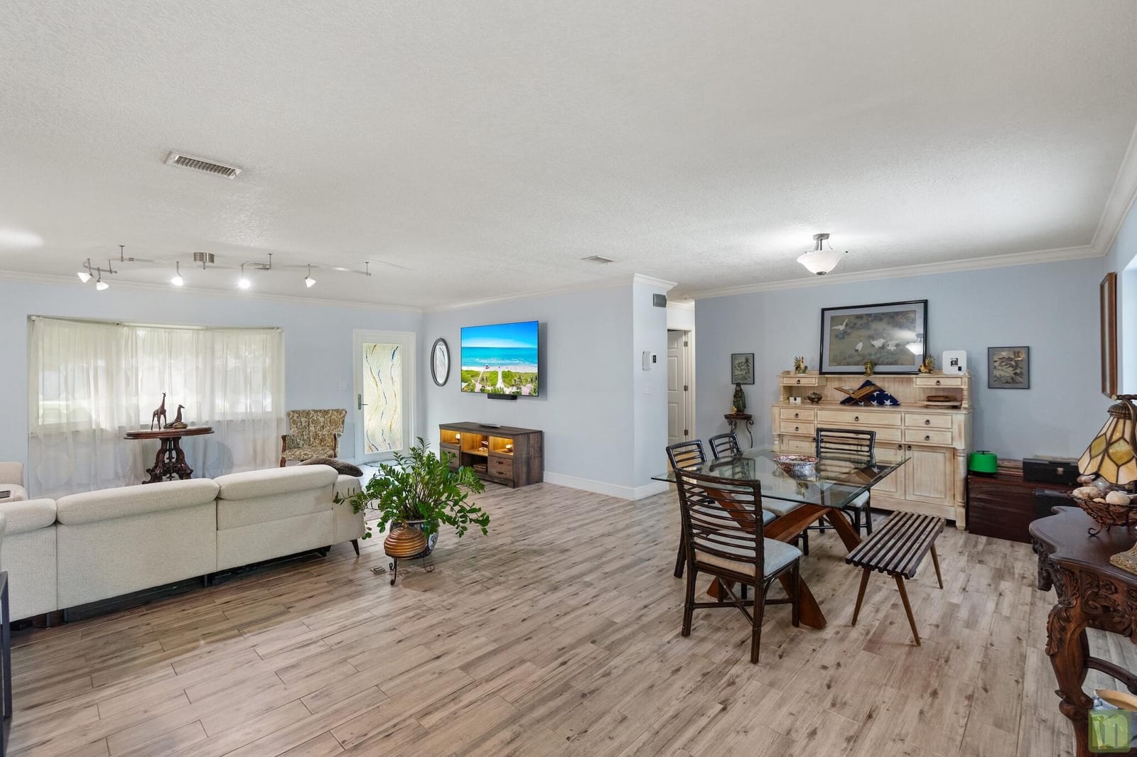 291 Lake Drive — photo 10