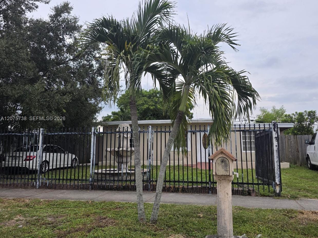 4570 SW 39th Street, West Park, FL 33023