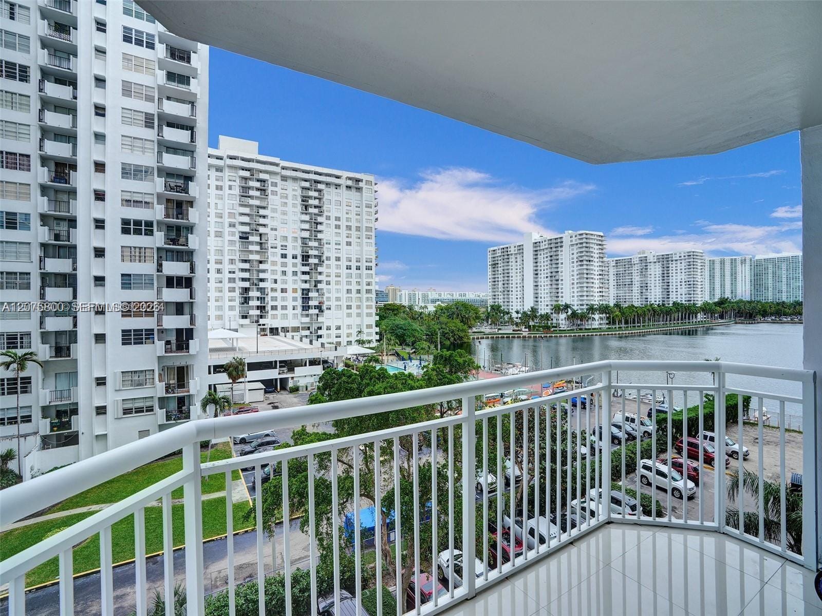 18061 Biscayne Boulevard 502 — photo 4