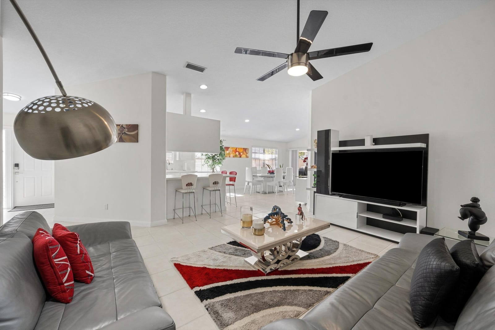 8038 MONTSERRAT Place — photo 9