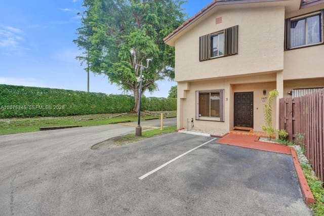14201 SW 57th Lane 1A7, Golfview Th At Kendale Lk, Miami, FL