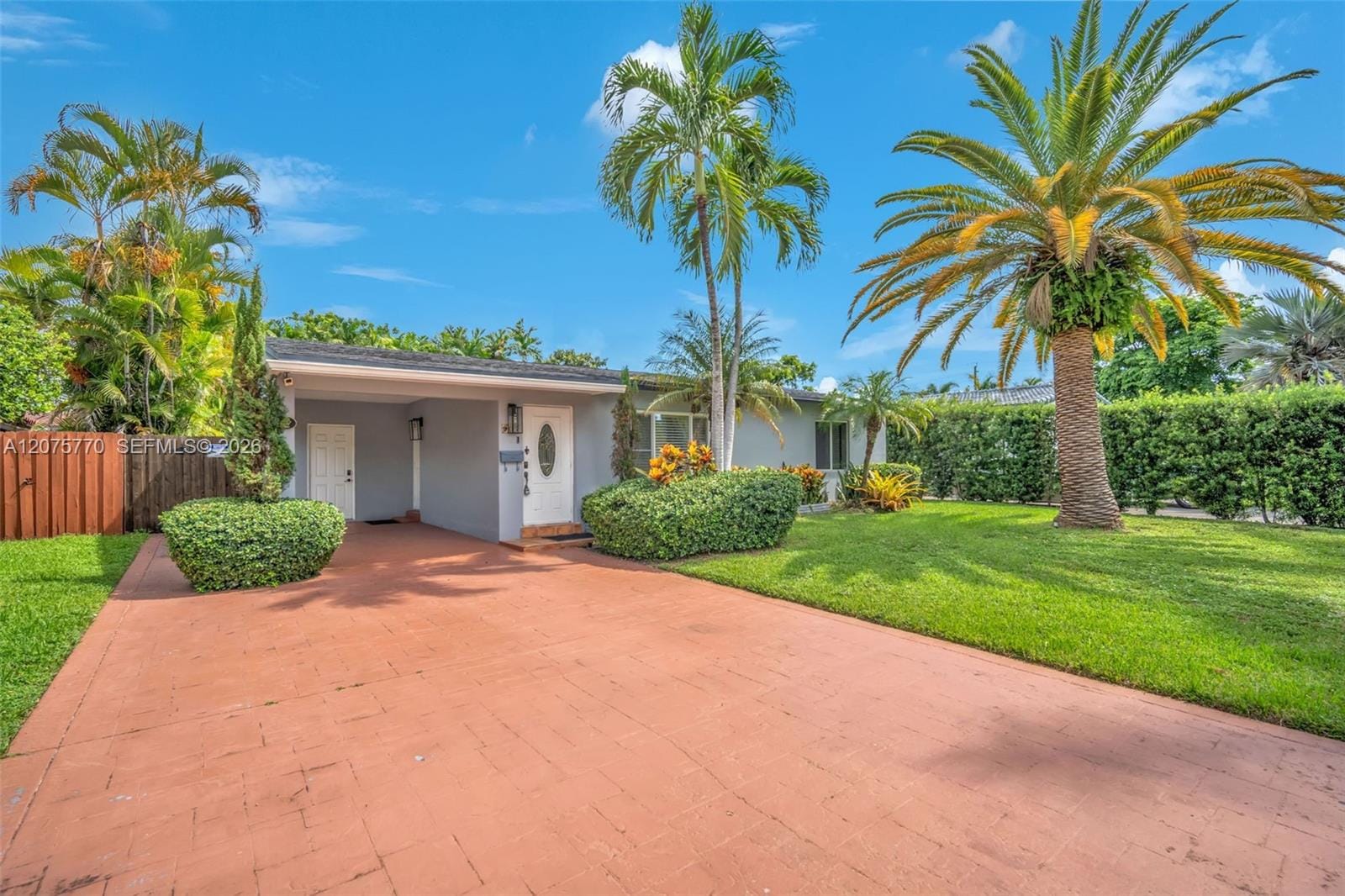 907 NE 5th Street, Hallandale Beach, FL 33009
