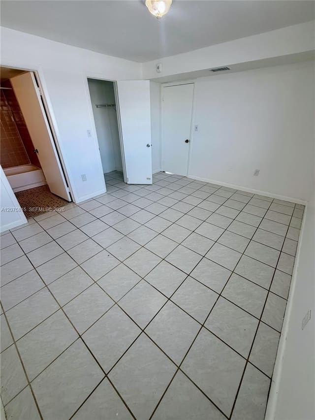 2001 Bay Drive 404, Miami Beach, FL 33141