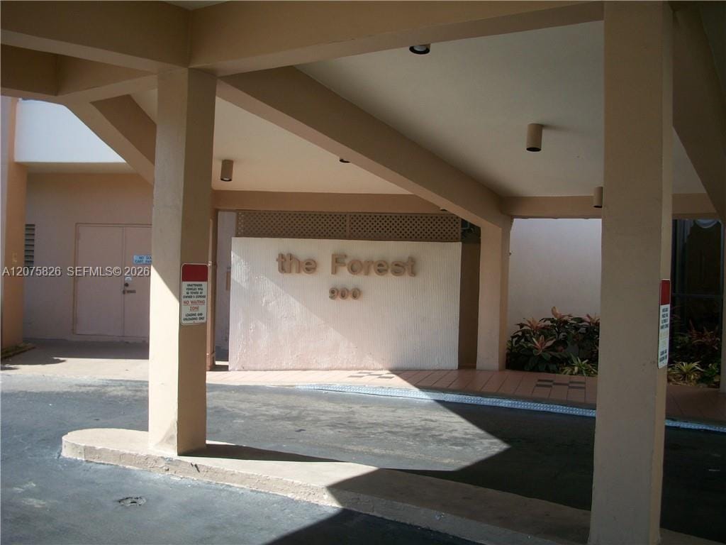 900 St Charles Place PH5, Pembroke Pines, FL 33026