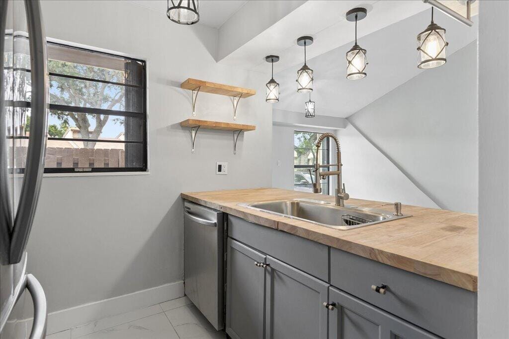 2062 SW 82ND Avenue — photo 6