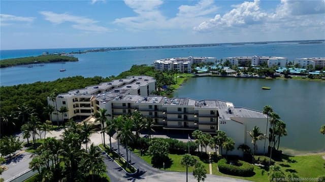 221 NE Plantation Road 211, sold in ZIP 34996, Stuart, FL
