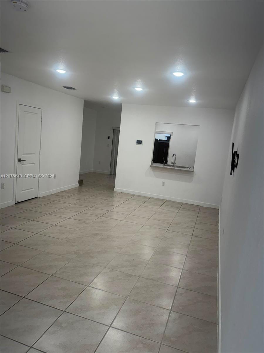 541 NE 5th Ter 5 Th Terrace — photo 4