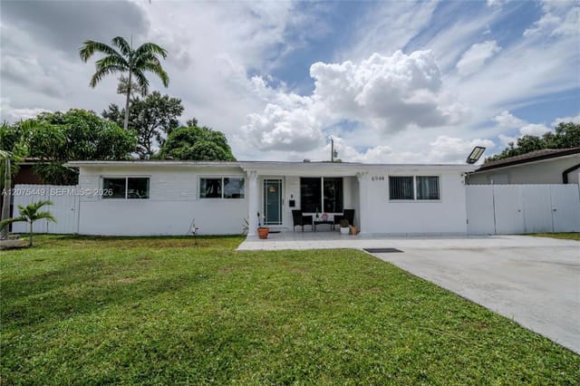 6944 SW 10th Court, Pembroke Pines, FL 33023