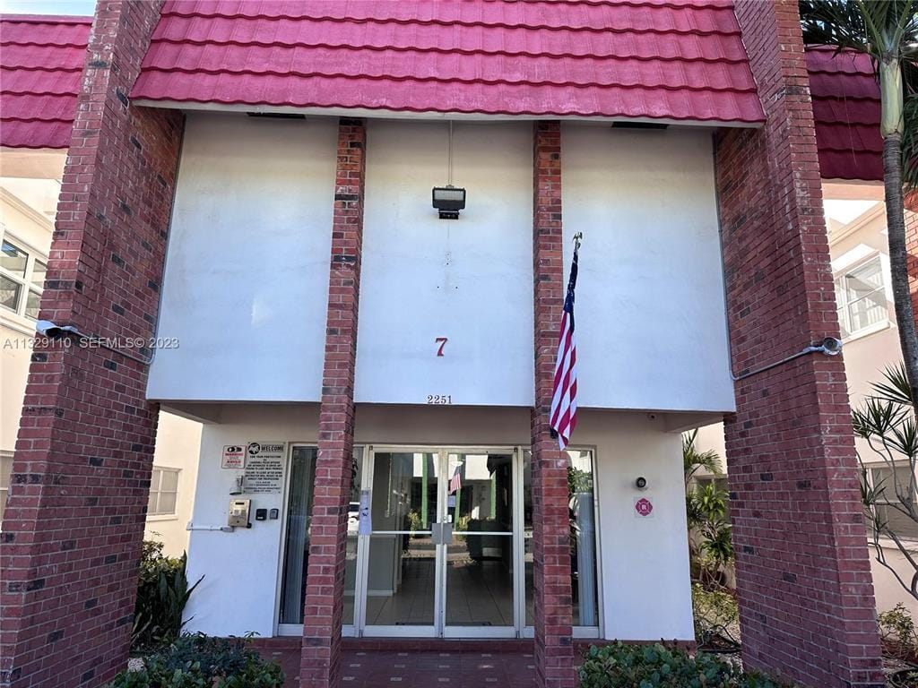 2251 NW 48th Terrace 109 — photo 2