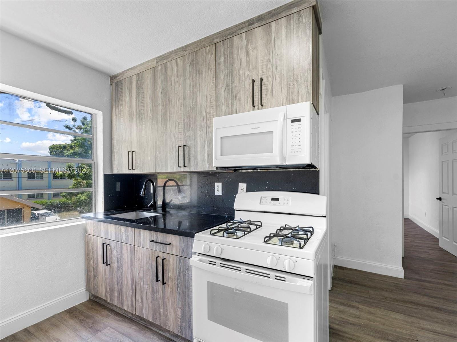 500 SW 8th Avenue, Miami, FL 33130 photo 19