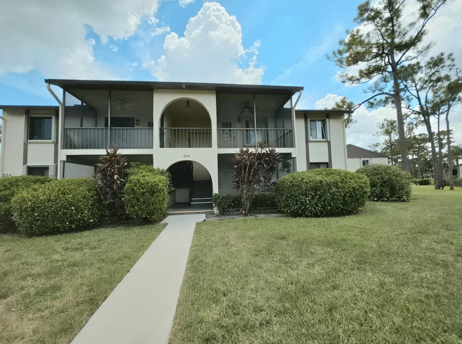334 Knotty Pine Circle D-2, Greenacres, FL 33463