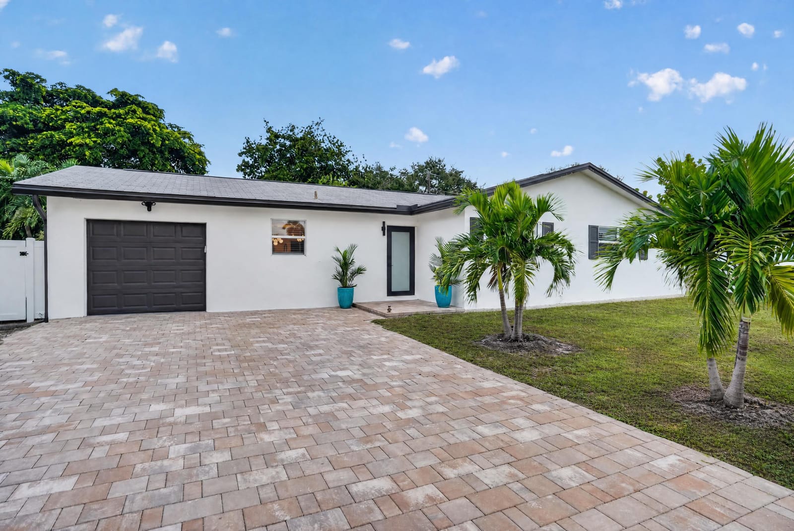 2521 Jaeger Drive — photo 2