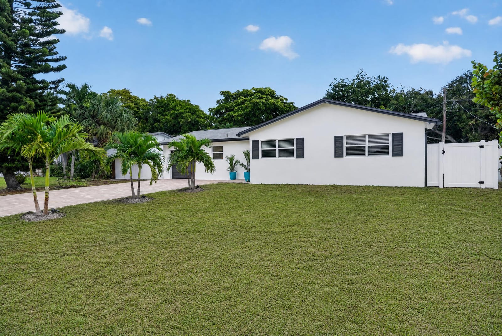 2521 Jaeger Drive — photo 3