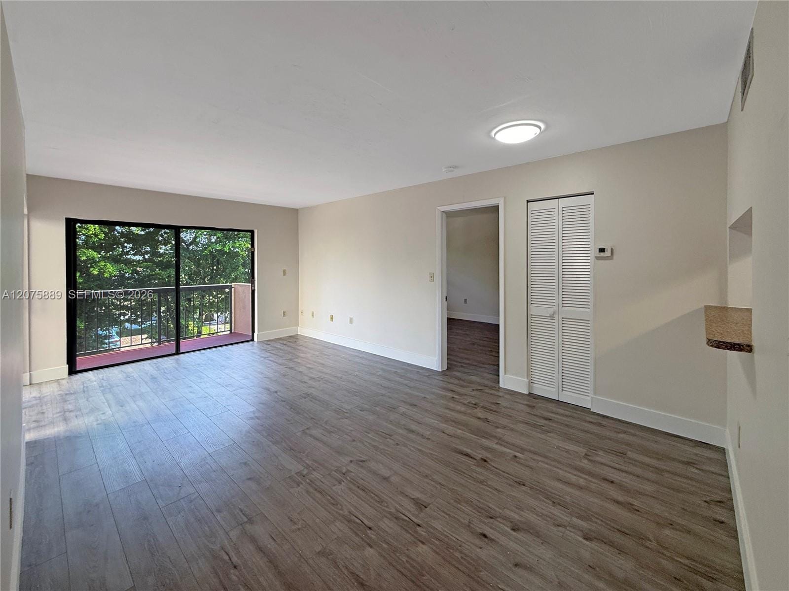 995 SW 84th Avenue 309, Miami, FL 33144 photo 2