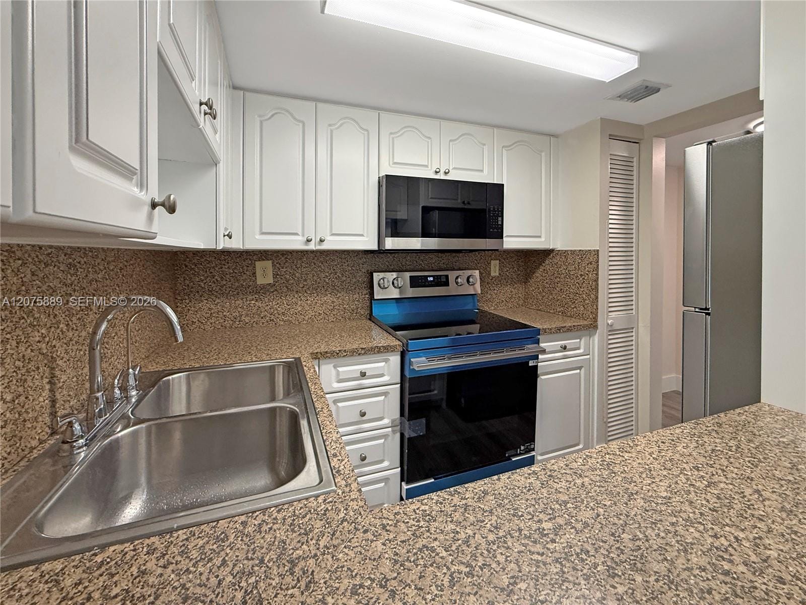 995 SW 84th Avenue 309, Miami, FL 33144 photo 7