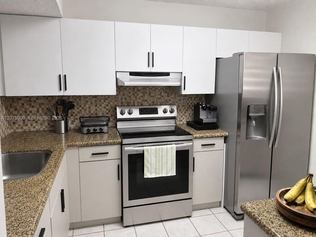 1195 NW 125th Court 101, Miami, FL 33182