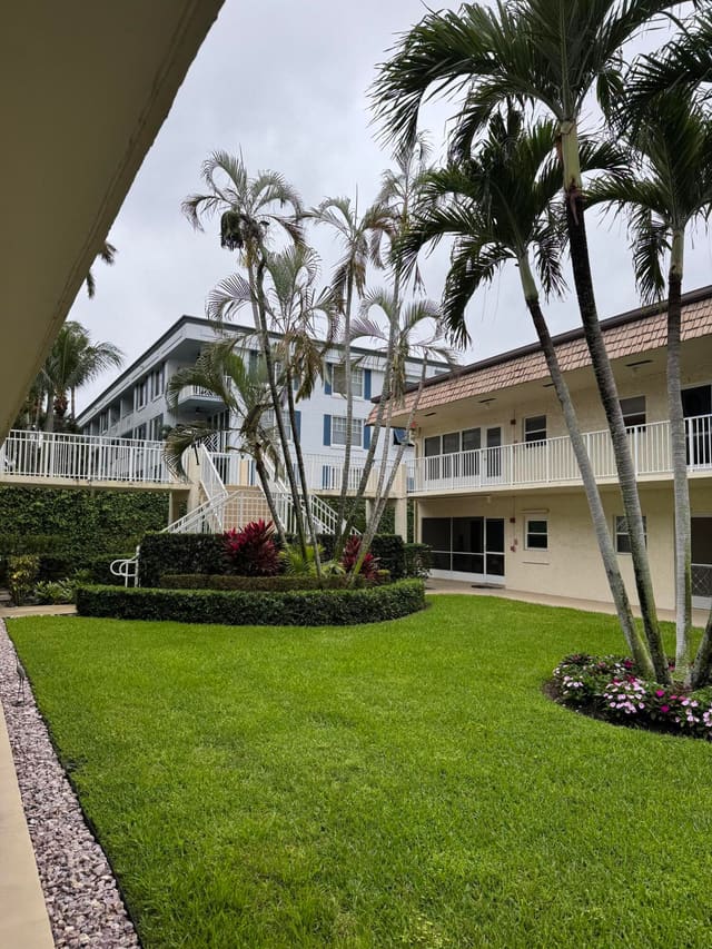 632 Snug Harbor Drive D6, Boynton Beach, FL 33435