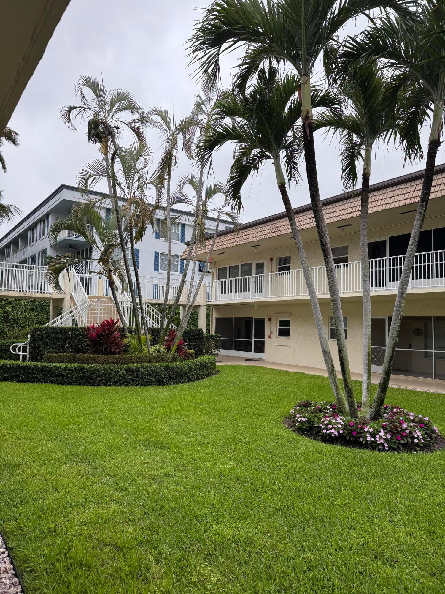 632 Snug Harbor Drive D6, Boynton Beach, FL 33435 photo 2