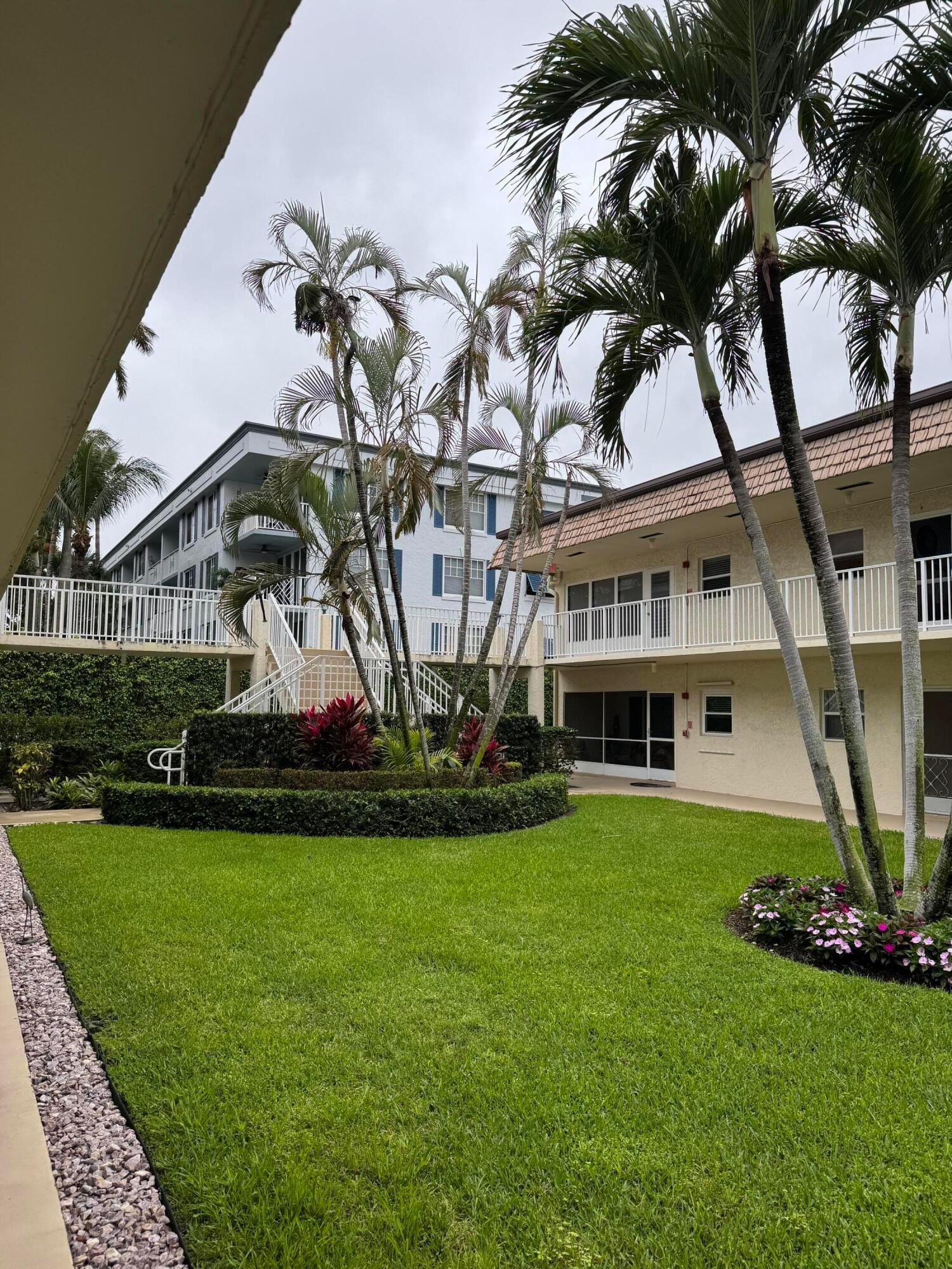 632 Snug Harbor Drive D6, Boynton Beach, FL 33435