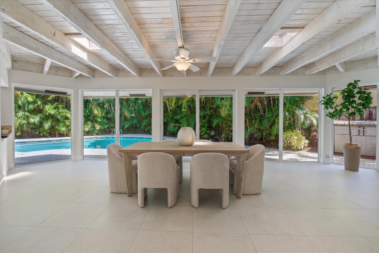824 Foxpointe Circle, Delray Beach, FL 33445 photo 14
