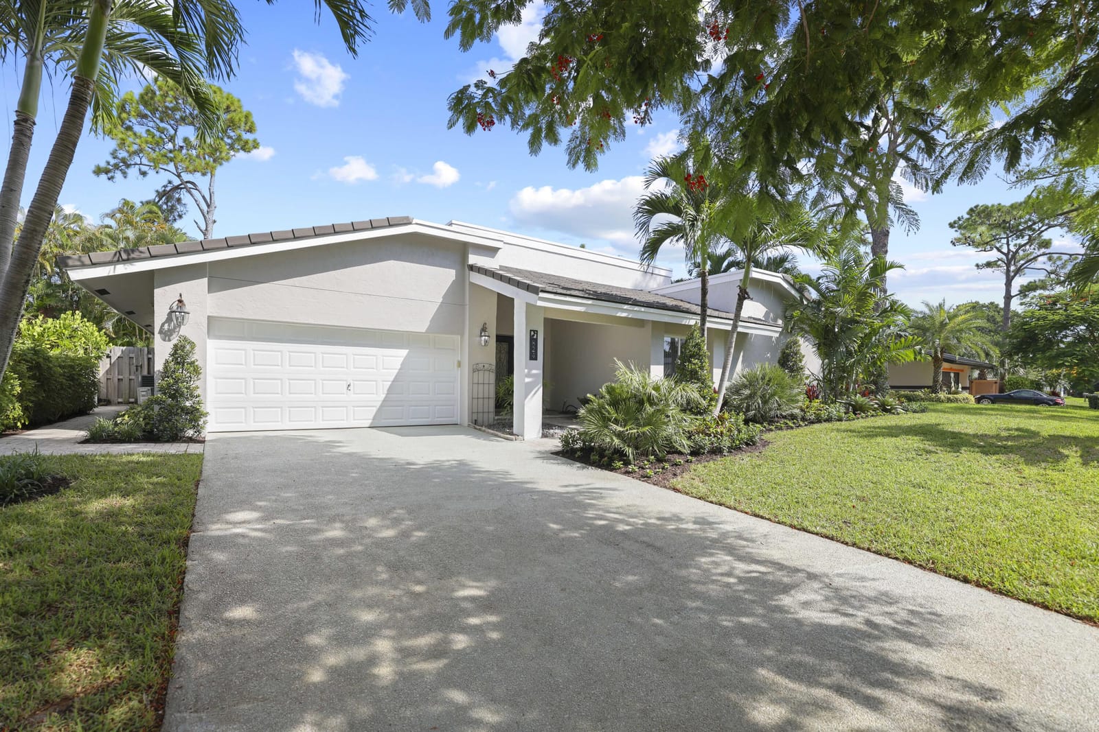 824 Foxpointe Circle, Delray Beach, FL 33445 photo 3