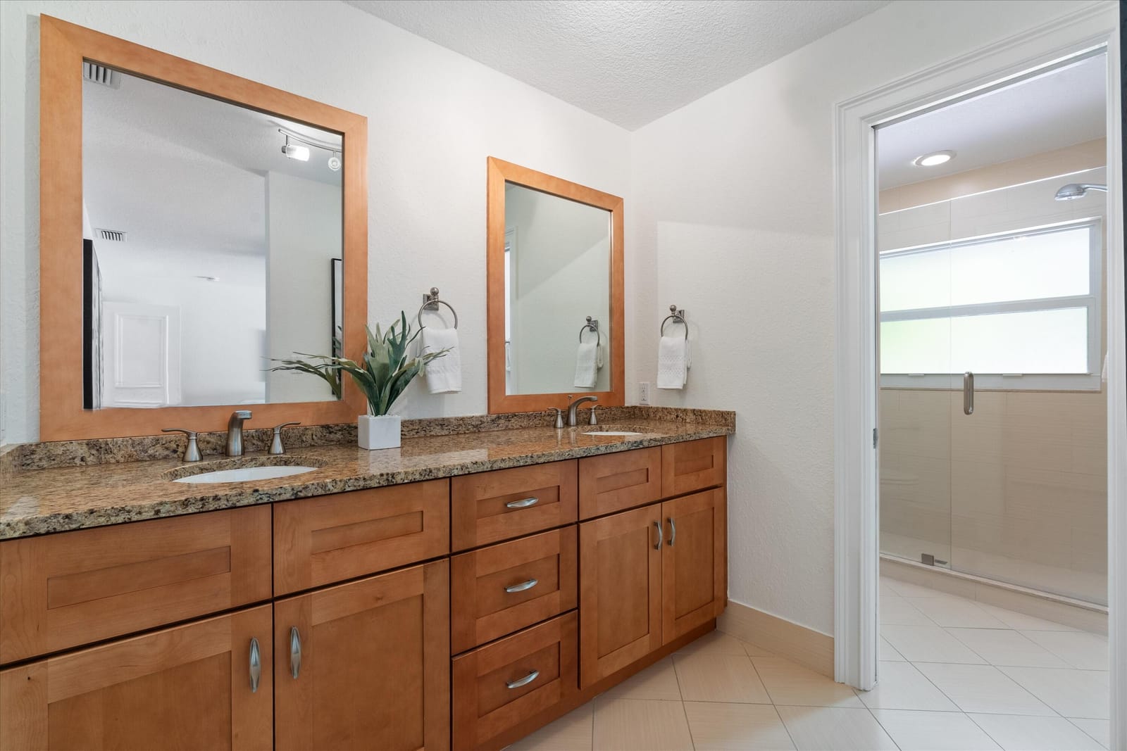 824 Foxpointe Circle, Delray Beach, FL 33445 photo 22