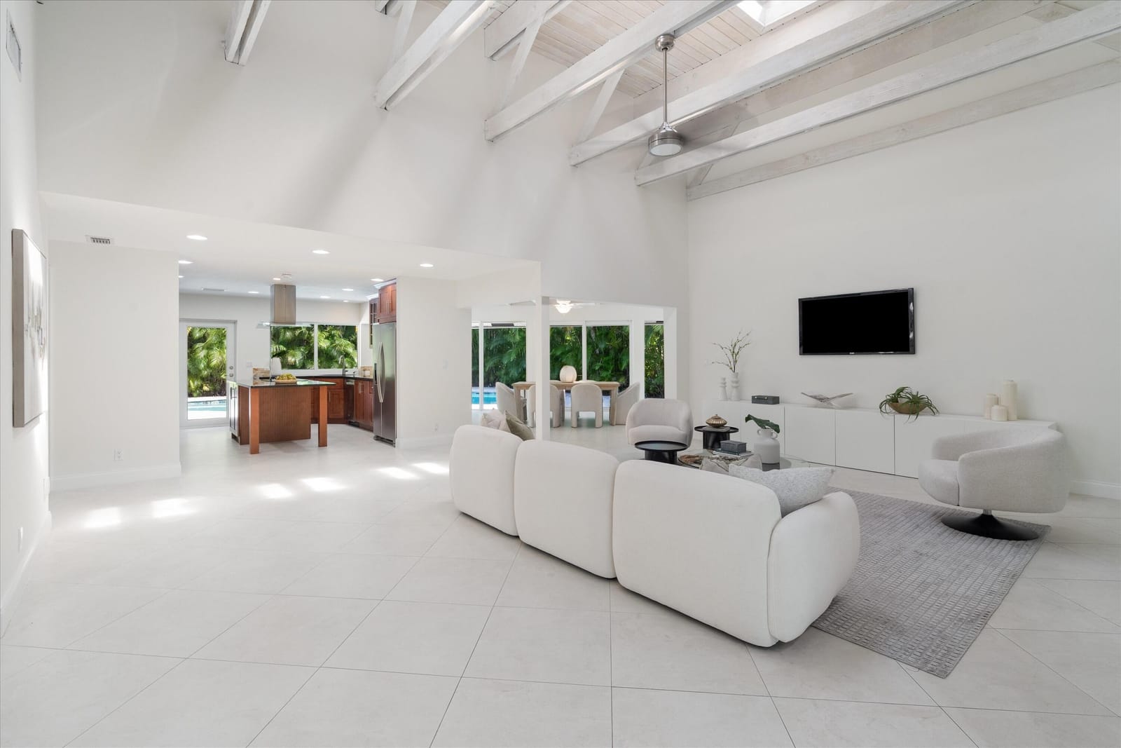 824 Foxpointe Circle, Delray Beach, FL 33445 photo 8