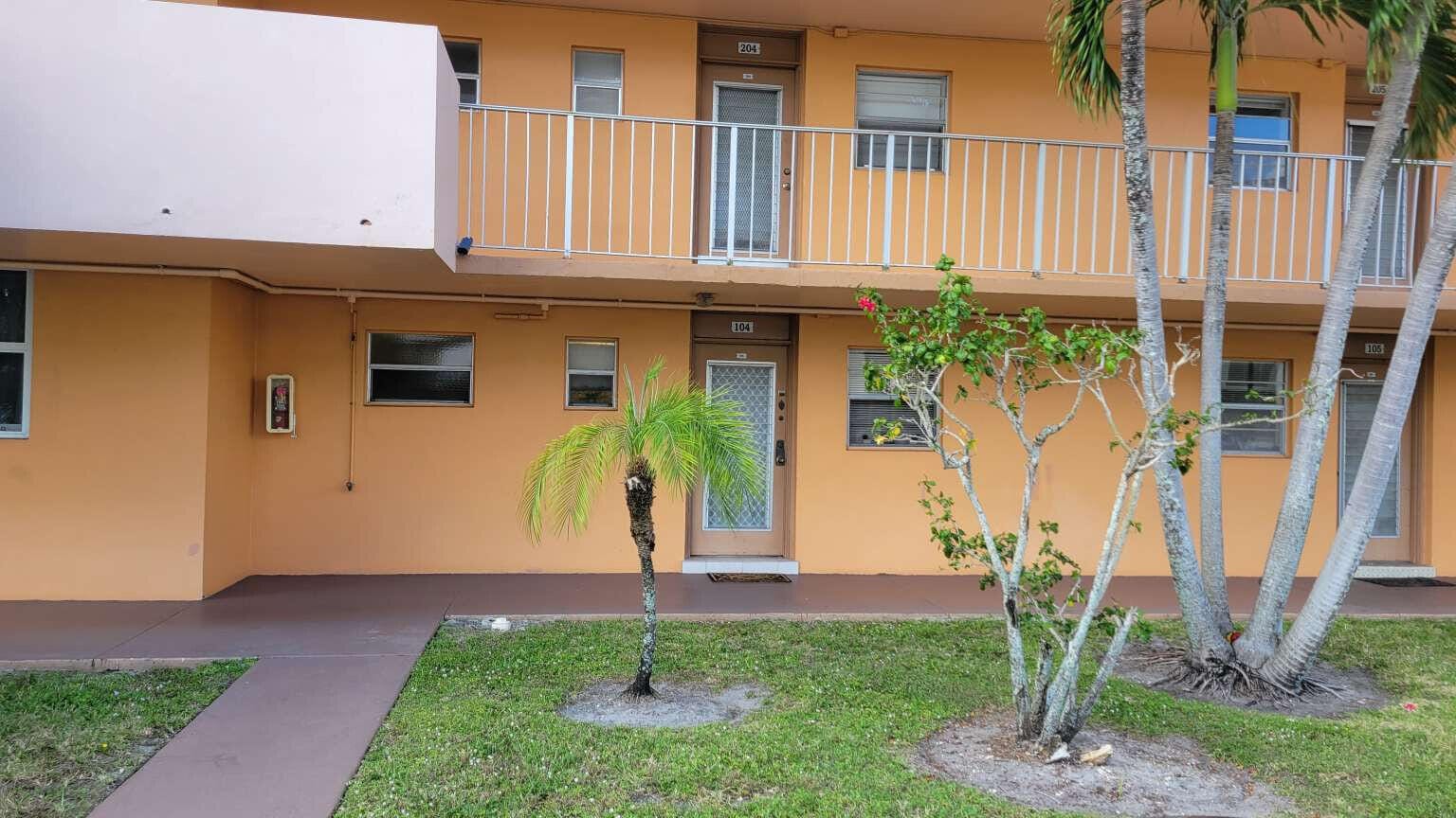 3001 NW 46TH Avenue 104, Lauderdale Lakes, FL 33313