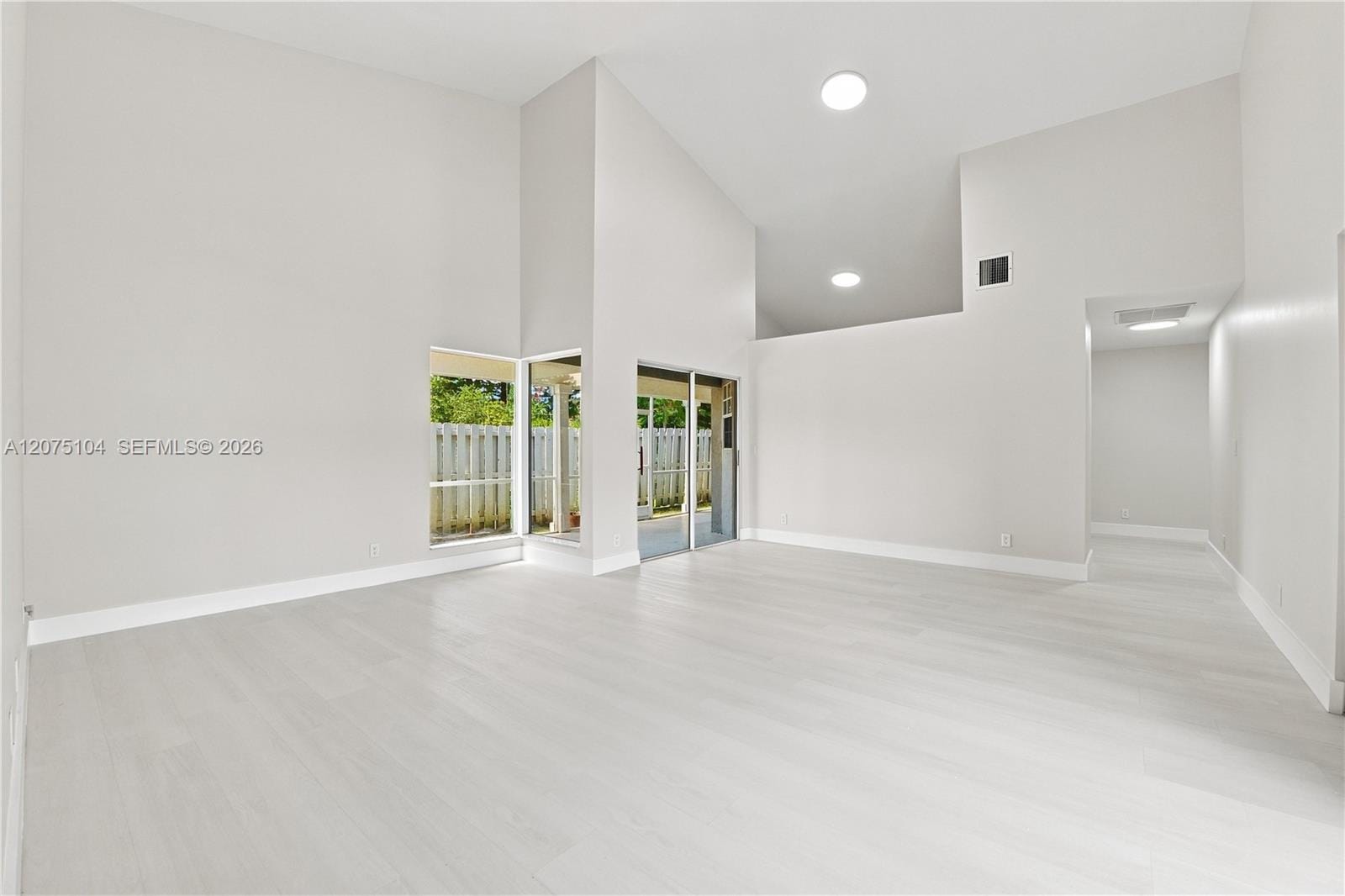 1181 SW 108th Terrace — photo 3
