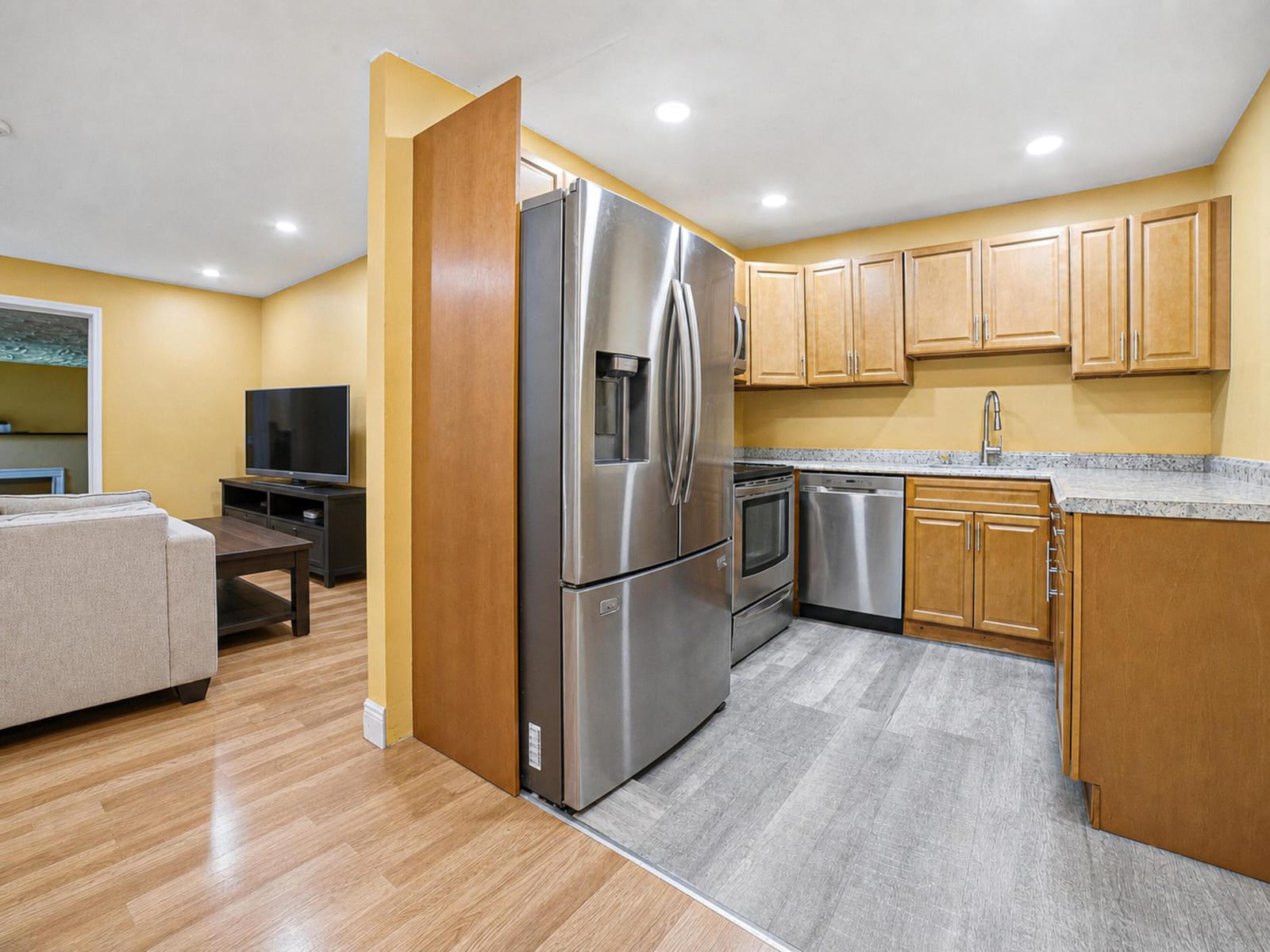 691 NW 20TH Court — photo 10