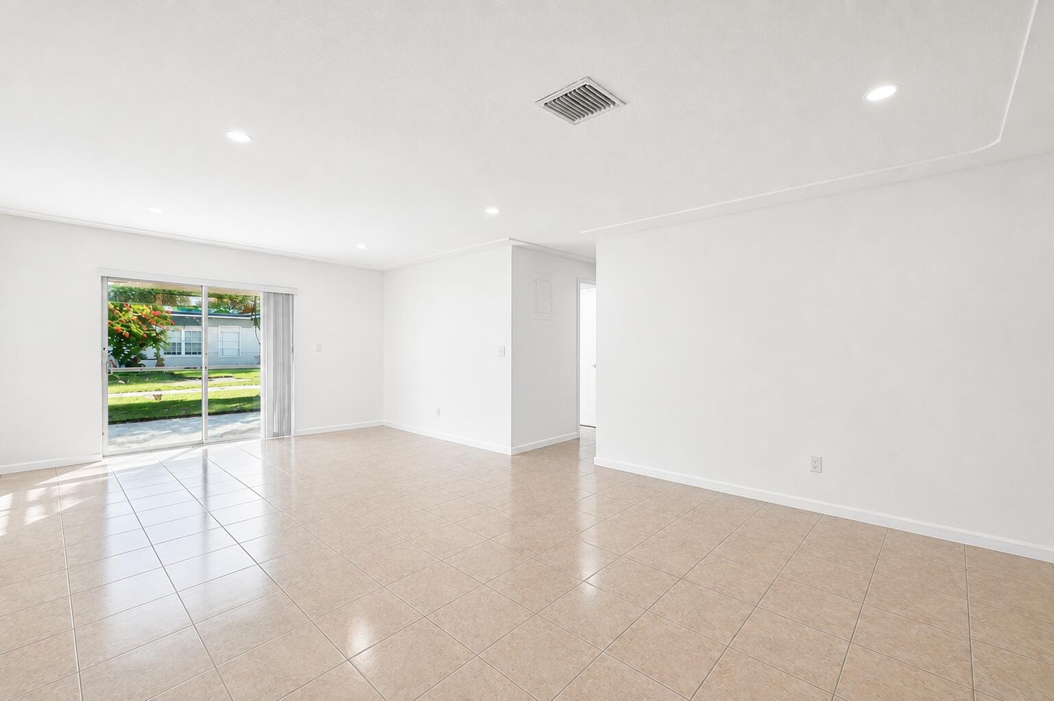 330 W 22ND Court, Riviera Beach, FL 33404 photo 2