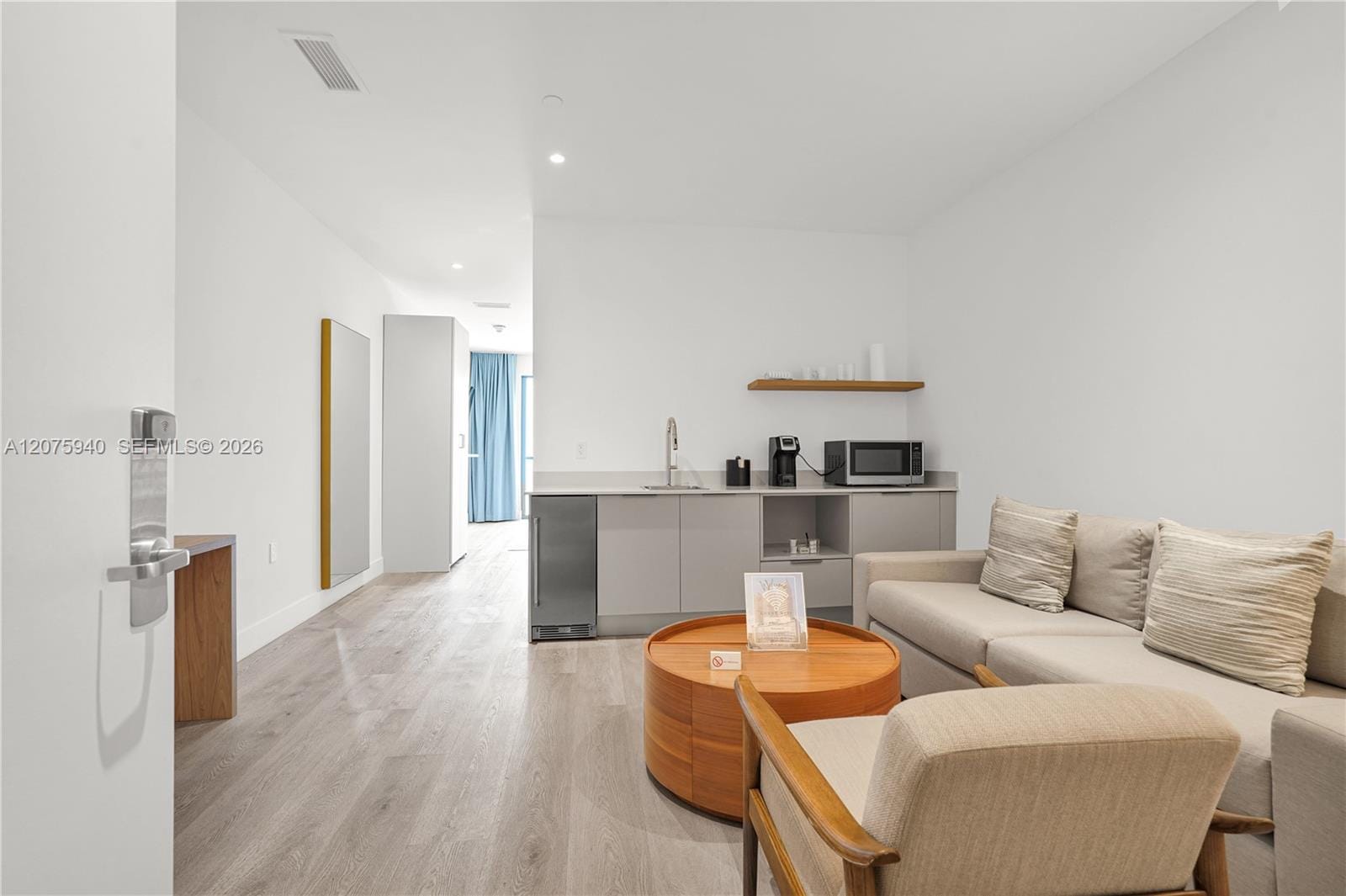 229 SW 9th Street 404 — photo 10