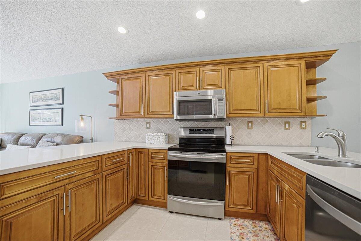 5026 PRAIRIE DUNES VILLAGE Circle — photo 10