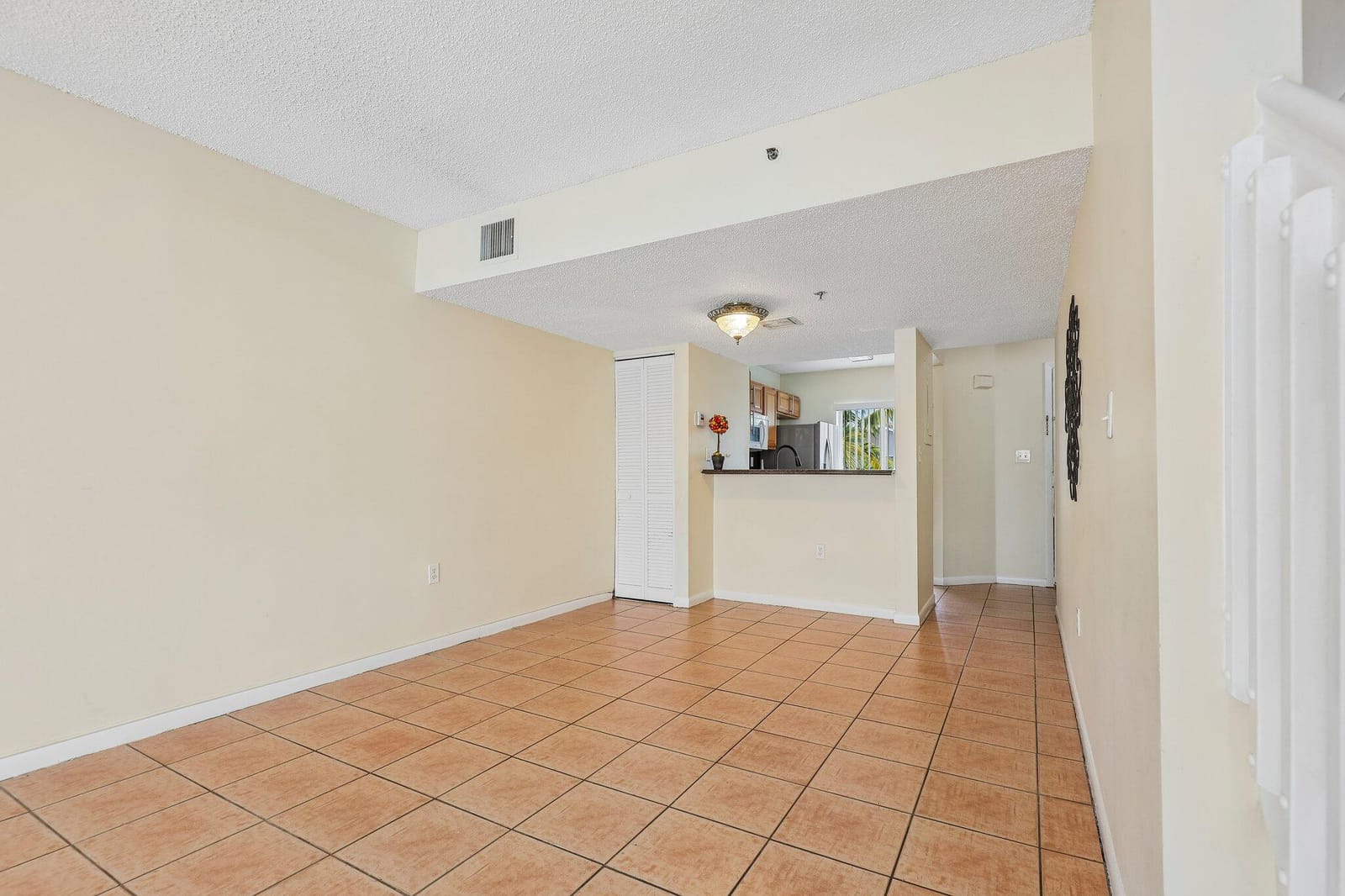 167 RIVIERA Circle, Weston, FL 33326 photo 4