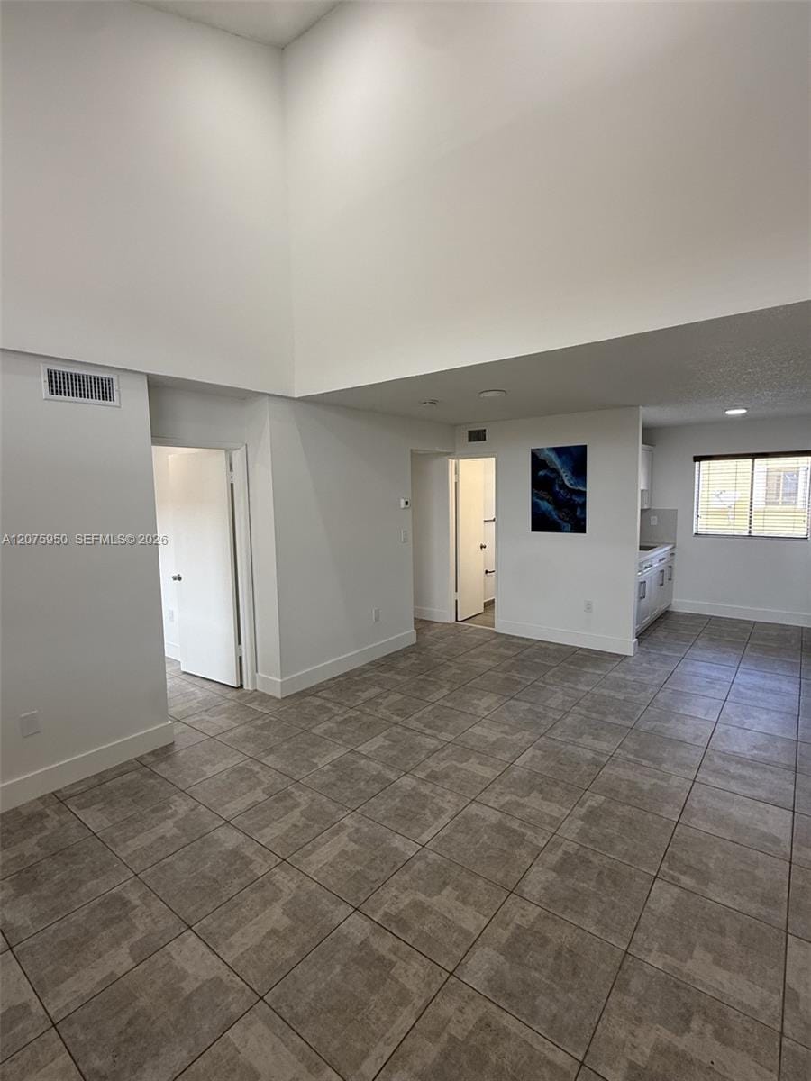 2775 W 61st Place 202, Hialeah, FL 33016 photo 11