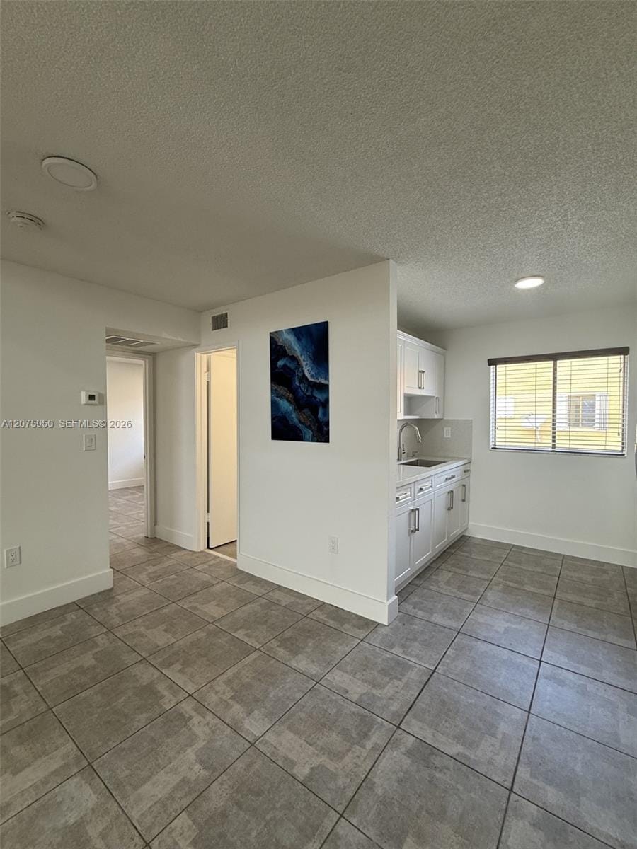2775 W 61st Place 202, Hialeah, FL 33016 photo 7