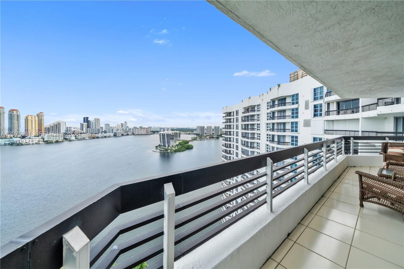 3530 Mystic Pointe Drive 3210, Aventura, FL 33180 photo 4