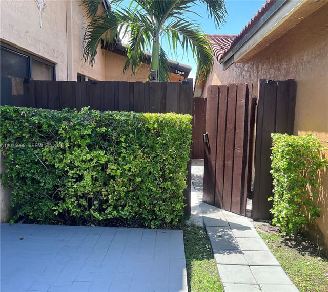 1115 SW 136th Place 2, Miami, FL 33184