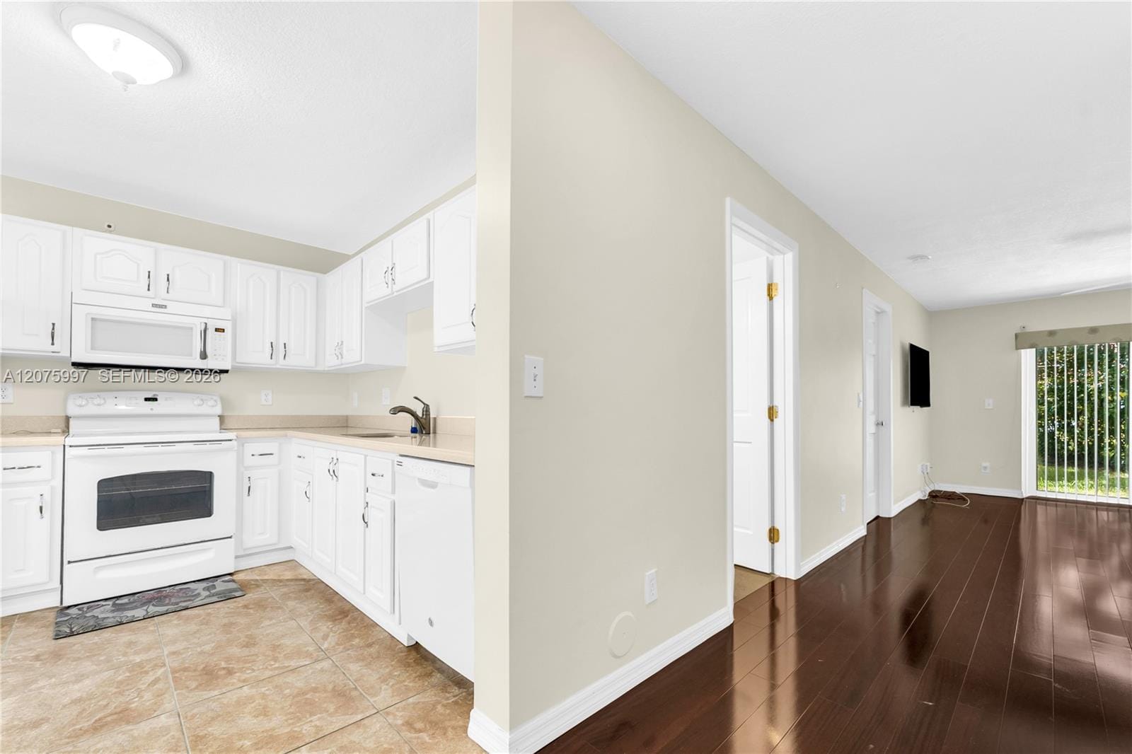 127 NW 108th Avenue 643L, Pembroke Pines, FL 33026 photo 10