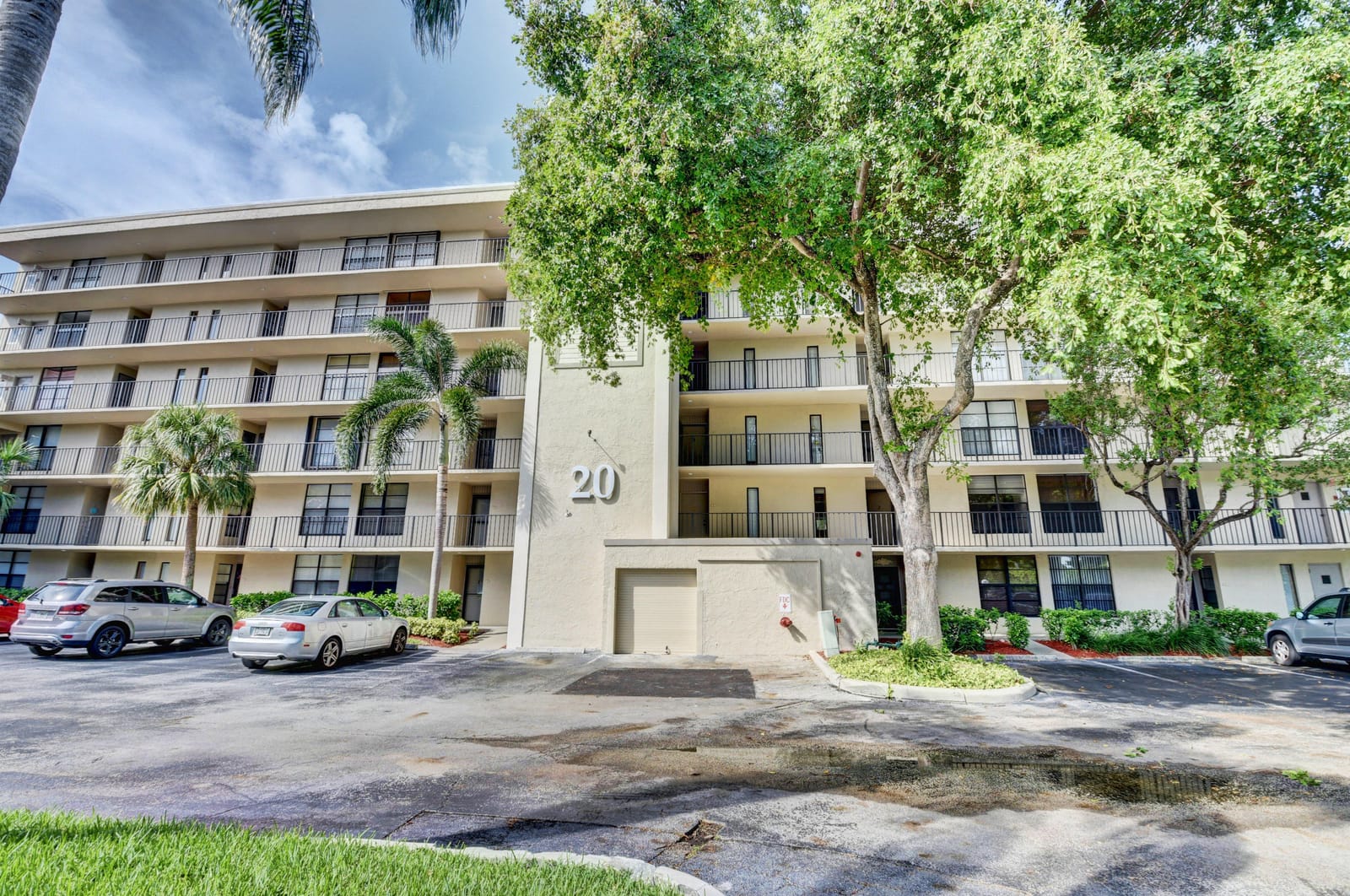 20 Royal Palm Way 401, Boca Raton, FL 33432
