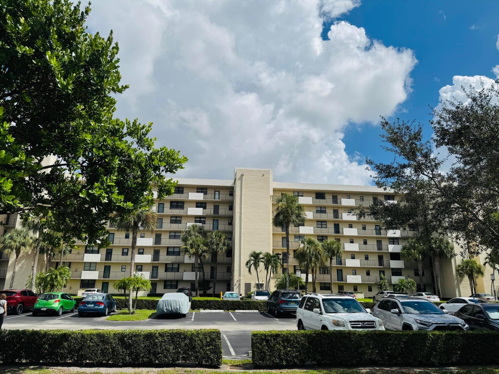 2430 DEER CREEK COUNTRY CLUB Boulevard 407-2, Deerfield Beach, FL 33442