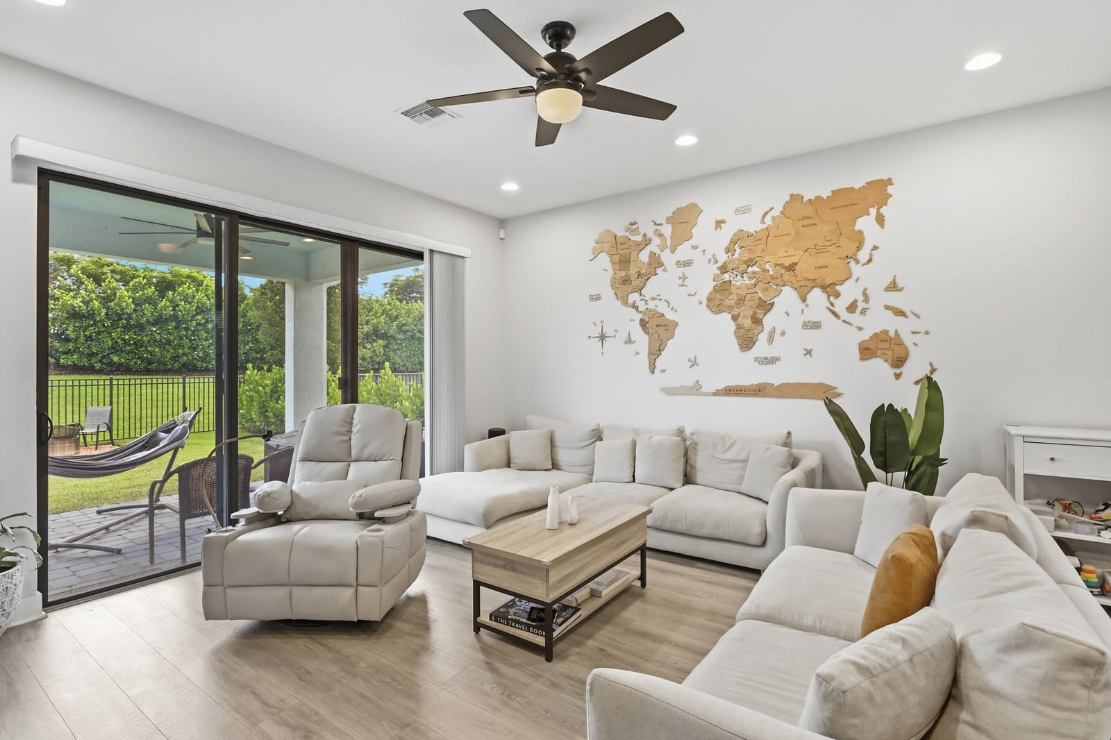16210 Sandy Shore Drive — photo 12