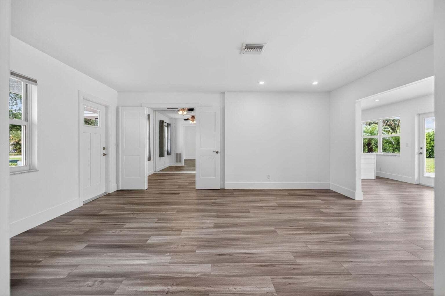 364 VENUS Avenue — photo 12