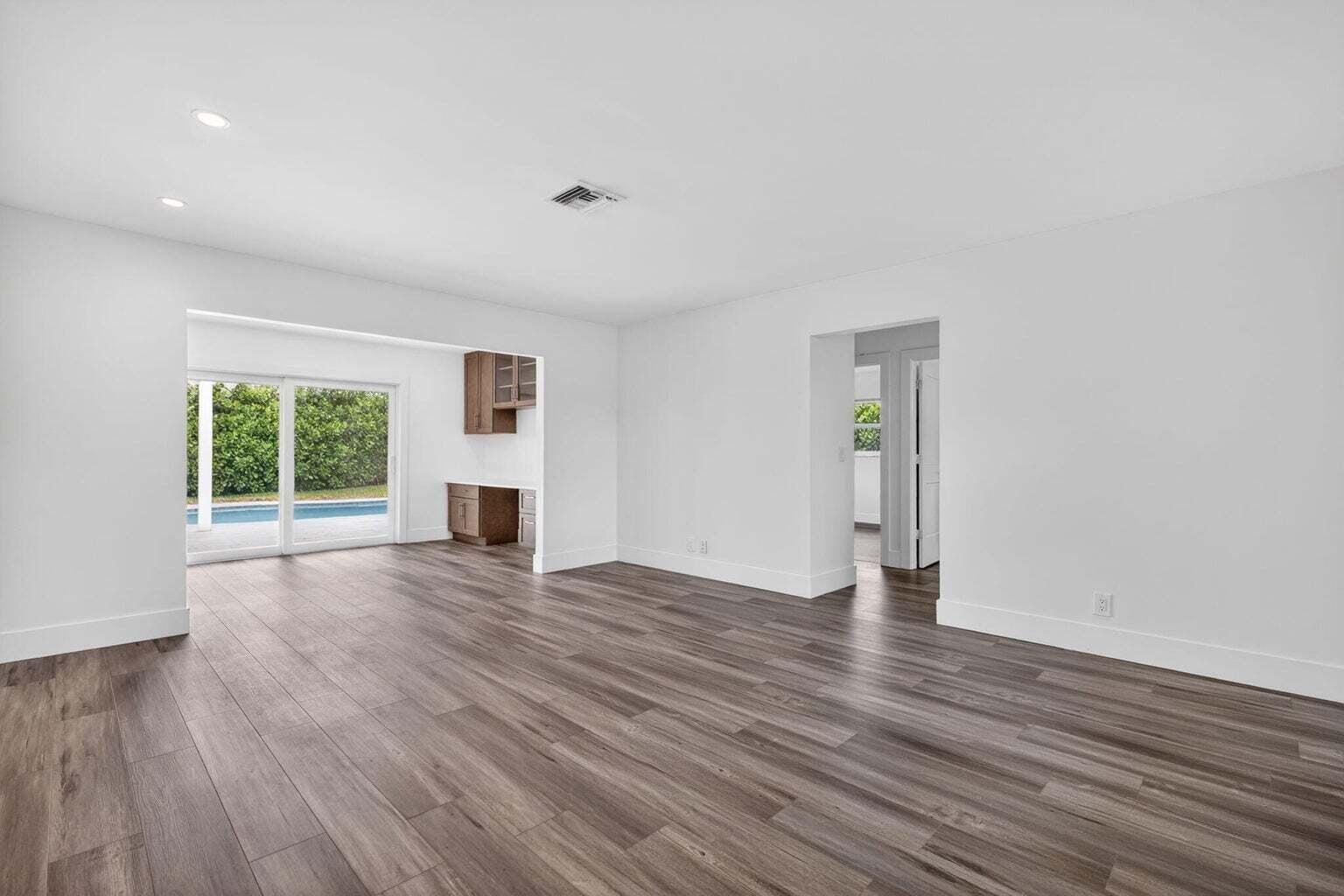 364 VENUS Avenue — photo 5
