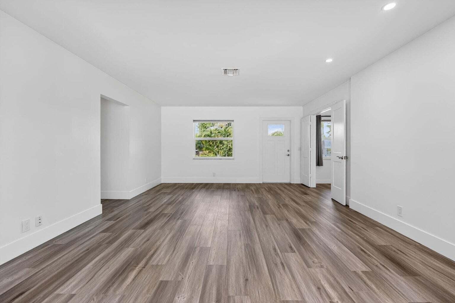 364 VENUS Avenue — photo 10