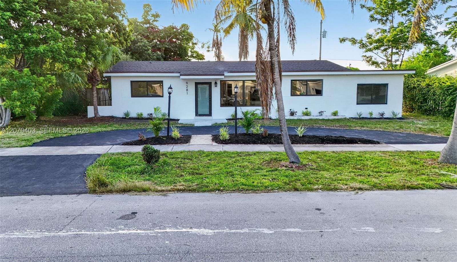 9281 Martinique Drive, Cutler Bay, FL 33189 photo 2