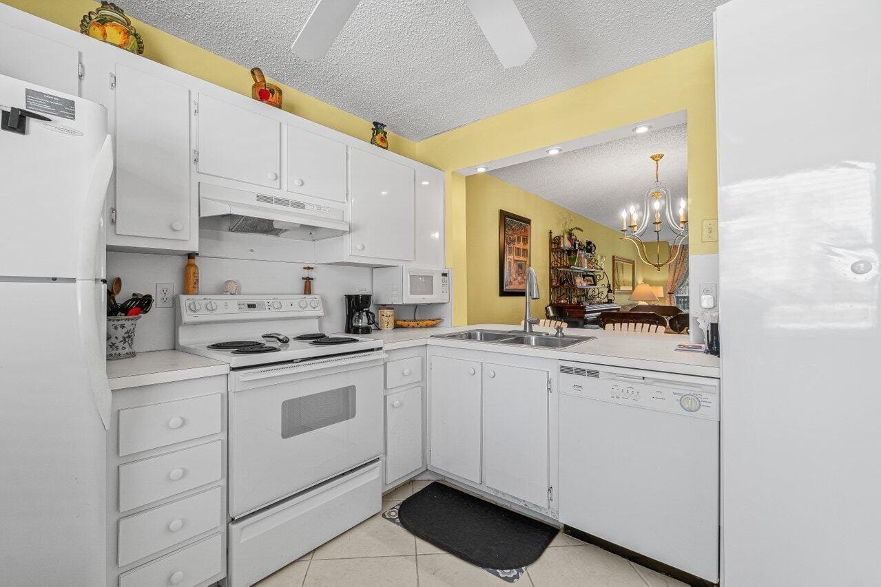 911 Gardenia Drive 249 — photo 4