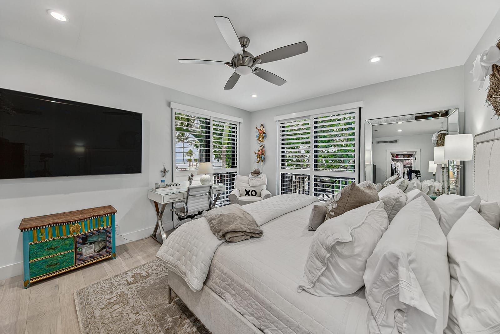 1556 S OCEAN Lane 204 — photo 5