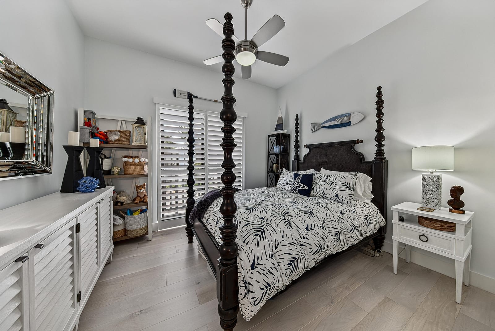 1556 S OCEAN Lane 204 — photo 9